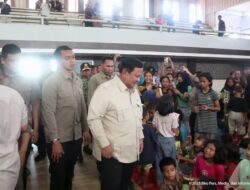 Tinjau Lokasi Banjir dan Longsor di Tapteng, Presiden Prabowo Sebut Warga Masih Syok, Distribusi BBM Dipercepat