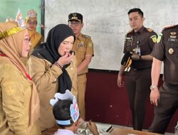 Wali Kota Eva Dwiana Dampingi Kajati Lampung Tinjau Program MBG di Dua Sekolah
