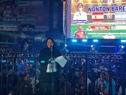 Nobar Final Piala Dunia di Tugu Adipura Bertabur Hadiah, Eva Dwiana Ajak Warga Jaga Ketertiban